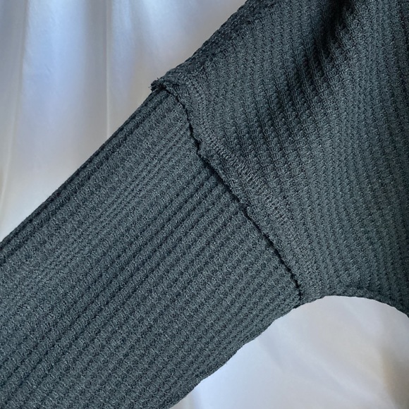 Altar’d State Black Short Ruffled Pullover Top Size XS (Oversized) - Picture 3 of 13